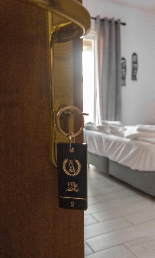 Vila Aleka نيوي بوروي المظهر الخارجي الصورة
